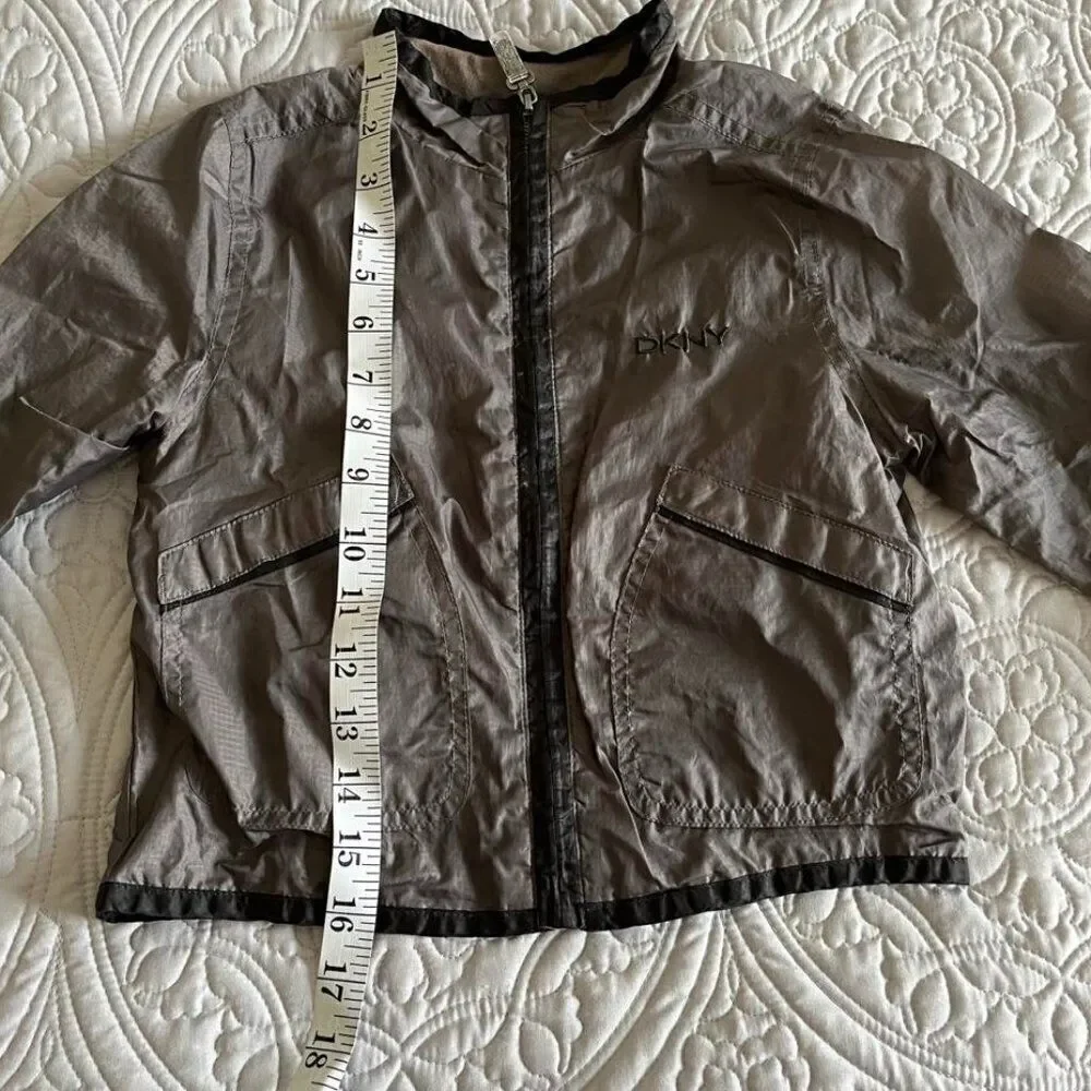 DKNY Hooded Jacket for Boys Zippered Sportswear Lightweight Breathable size 4T
